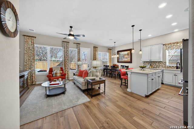 Image 9 of 37 For 5843 Whitby #11