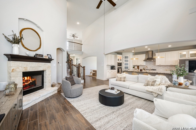 Image 2 of 33 For 8527 Nichols Rain