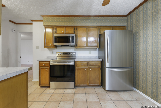 Listing photo id 13 for 4322 Center Oak Woods