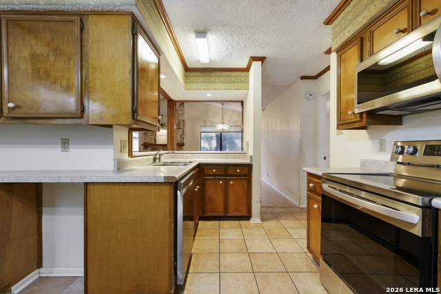 Listing photo id 15 for 4322 Center Oak Woods