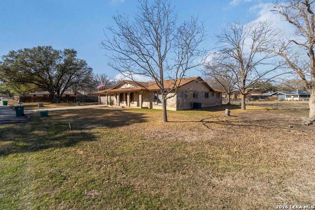 Image 4 of 30 For 204 Norris Dr W