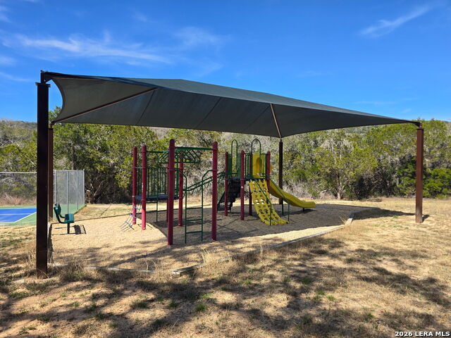 Image 18 of 22 For 206 Falling Hills