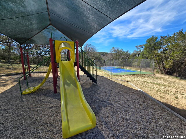 Image 19 of 22 For 206 Falling Hills