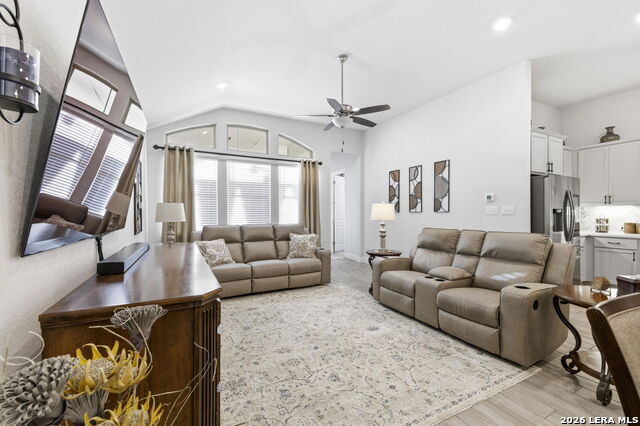 Image 14 of 49 For 505 Huntwick Dr