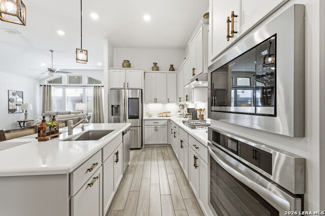 Image 17 of 49 For 505 Huntwick Dr