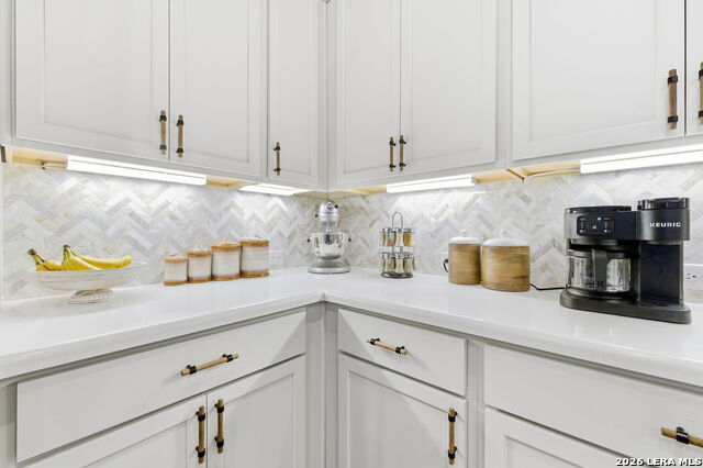 Image 24 of 49 For 505 Huntwick Dr