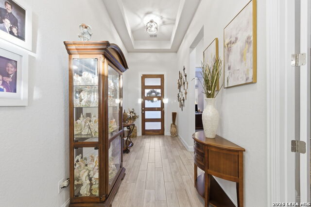 Image 4 of 49 For 505 Huntwick Dr