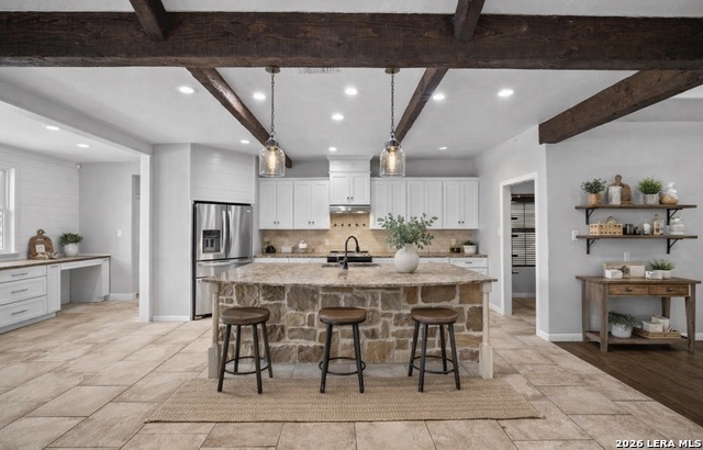 Image 11 of 66 For 622 Dickson N