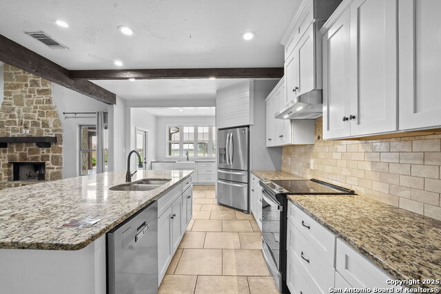 Image 14 of 66 For 622 Dickson N