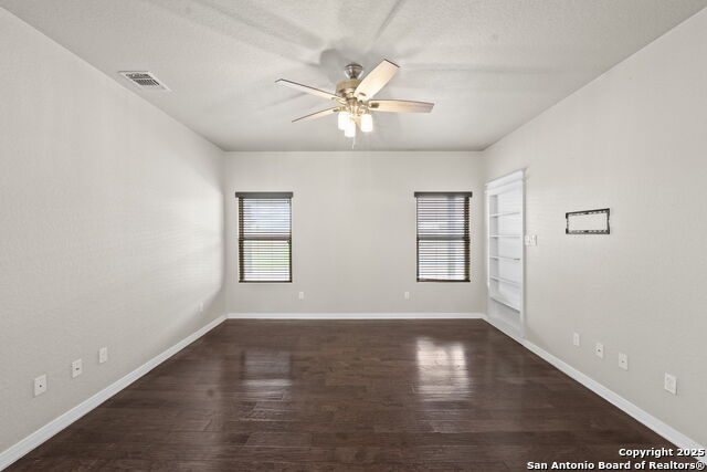 Image 24 of 66 For 622 Dickson N