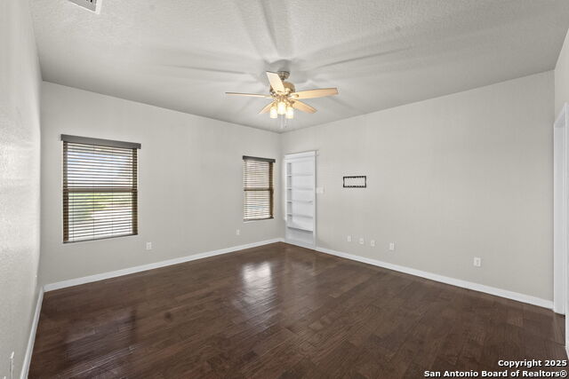 Image 25 of 66 For 622 Dickson N