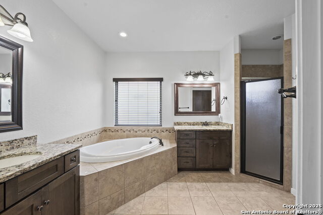 Image 27 of 66 For 622 Dickson N