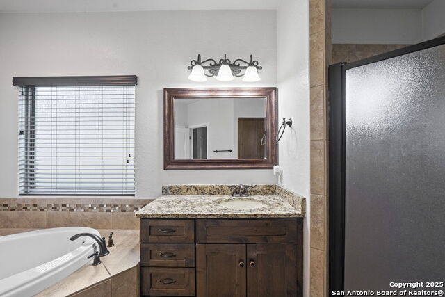 Image 29 of 66 For 622 Dickson N