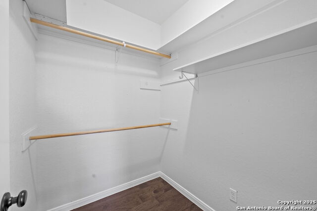 Image 32 of 66 For 622 Dickson N