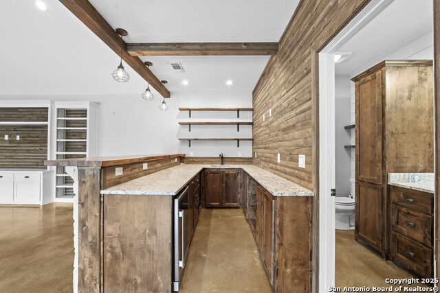 Image 42 of 66 For 622 Dickson N