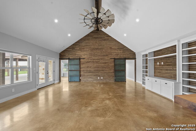 Image 46 of 66 For 622 Dickson N