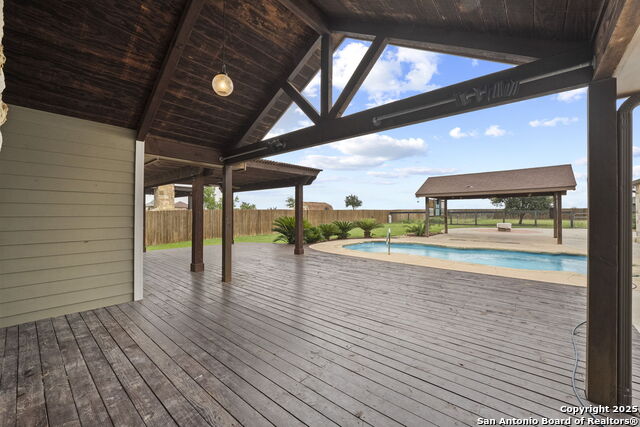 Image 55 of 66 For 622 Dickson N