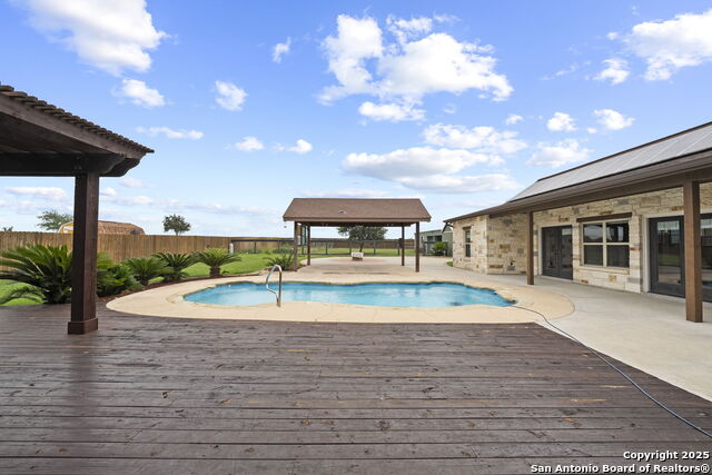 Image 62 of 66 For 622 Dickson N