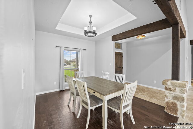 Image 9 of 66 For 622 Dickson N