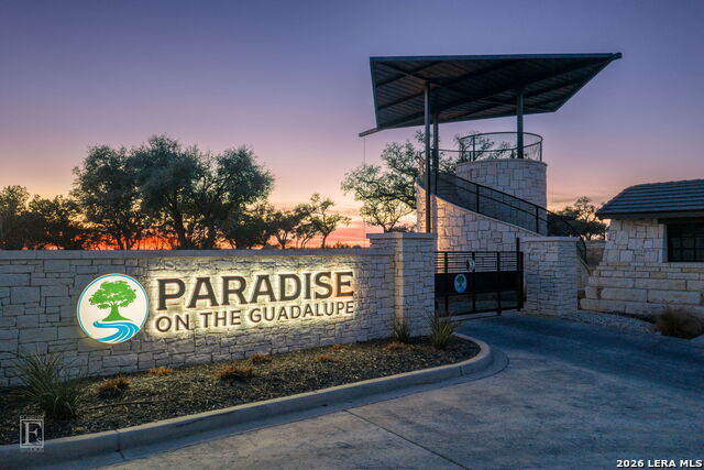 Image 4 of 32 For 1829 Paradise Parkway