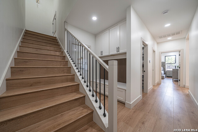 Image 35 of 40 For 1271 View Ridge