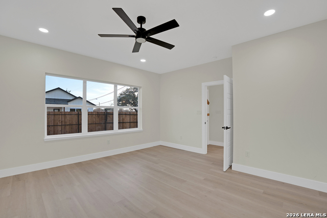 Image 5 of 18 For 1742 Basse  