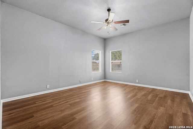 Listing photo id 8 for 119 Tarrant  