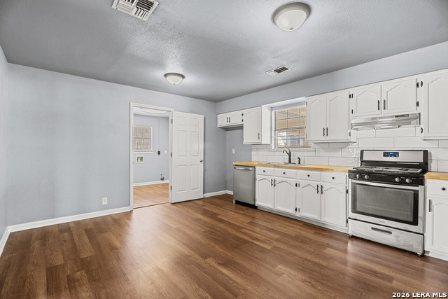 Listing photo id 9 for 119 Tarrant  