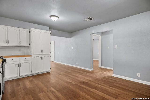 Listing photo id 14 for 119 Tarrant  