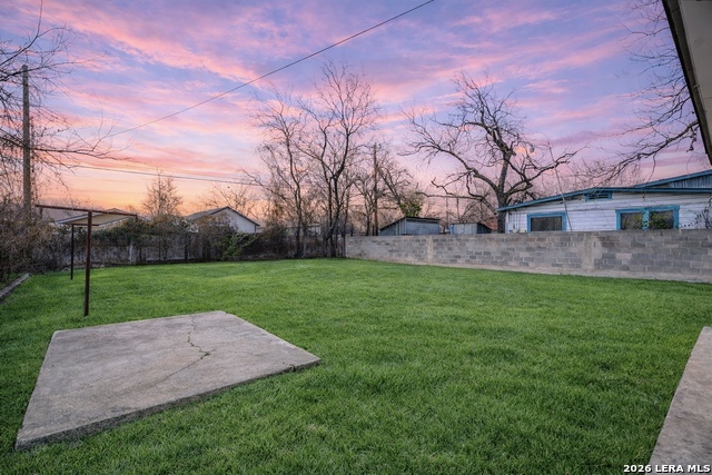 Listing photo id 27 for 119 Tarrant  