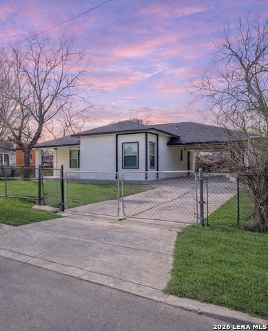 Listing photo id 1 for 119 Tarrant  