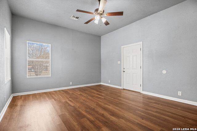 Listing photo id 5 for 119 Tarrant  