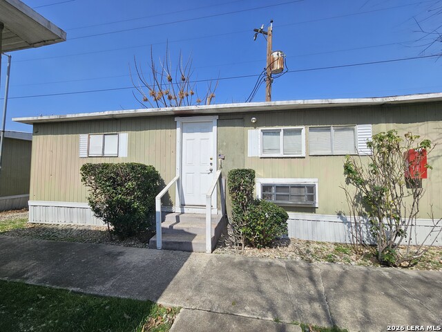 Image 2 of 8 For 7327 Harlow Dr