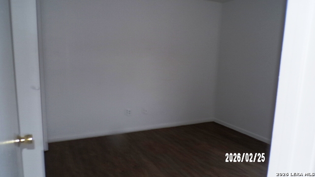 Image 7 of 8 For 1703 Washington St S A8