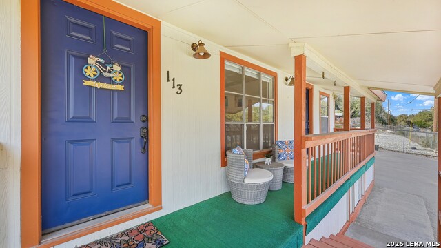 Image 3 of 48 For 113 Creekview Dr