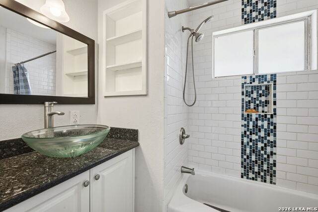 Image 21 of 30 For 547 Patricia