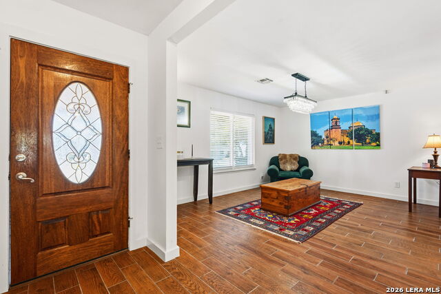 Image 4 of 30 For 547 Patricia