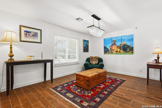 Image 5 of 30 For 547 Patricia