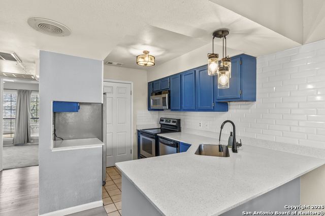 Image 2 of 20 For 6100 Woodlake  312