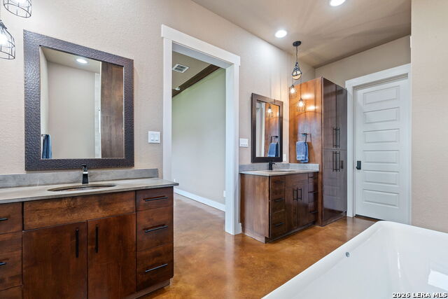 Image 27 of 49 For 2386 Appellation