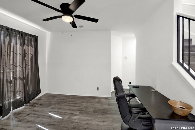 Image 18 of 40 For 10819 Laurel