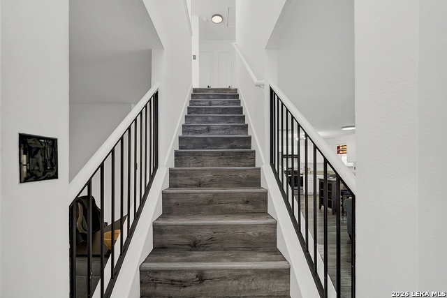 Image 27 of 40 For 10819 Laurel