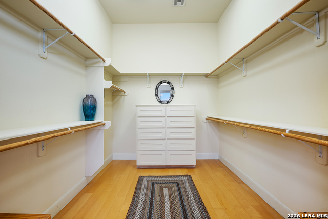 Image 22 of 46 For 800 High Oaks