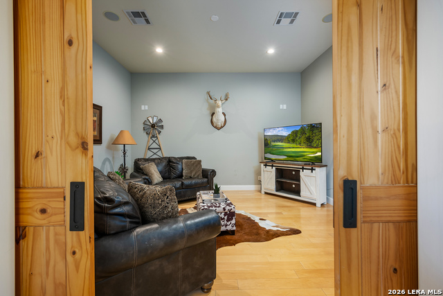 Image 25 of 46 For 800 High Oaks