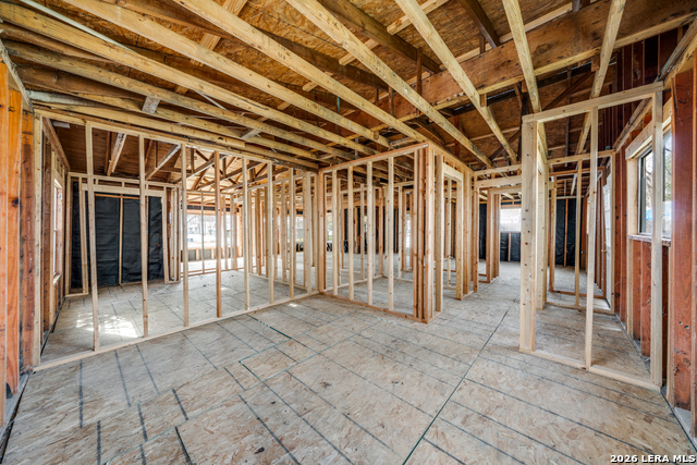 Image 16 of 25 For 630 Ireland E