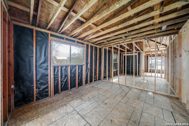 Image 24 of 25 For 630 Ireland E