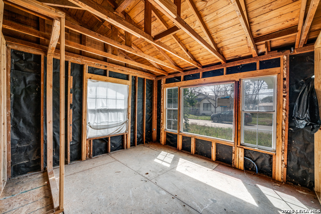 Image 7 of 25 For 630 Ireland E