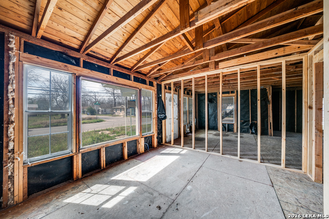 Image 9 of 25 For 630 Ireland E