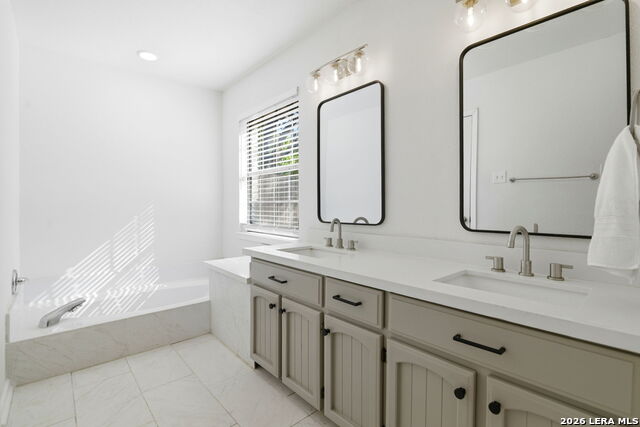 Image 16 of 26 For 13402 Langtry