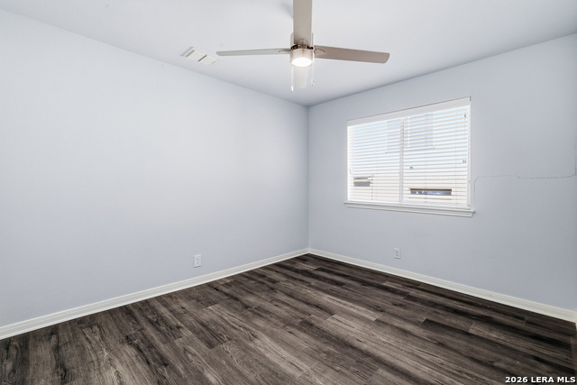 Image 24 of 29 For 52 Greens Shade